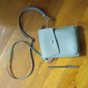 *last day - moving sale* NWOT Small Green Crossbody bag 5 for 10